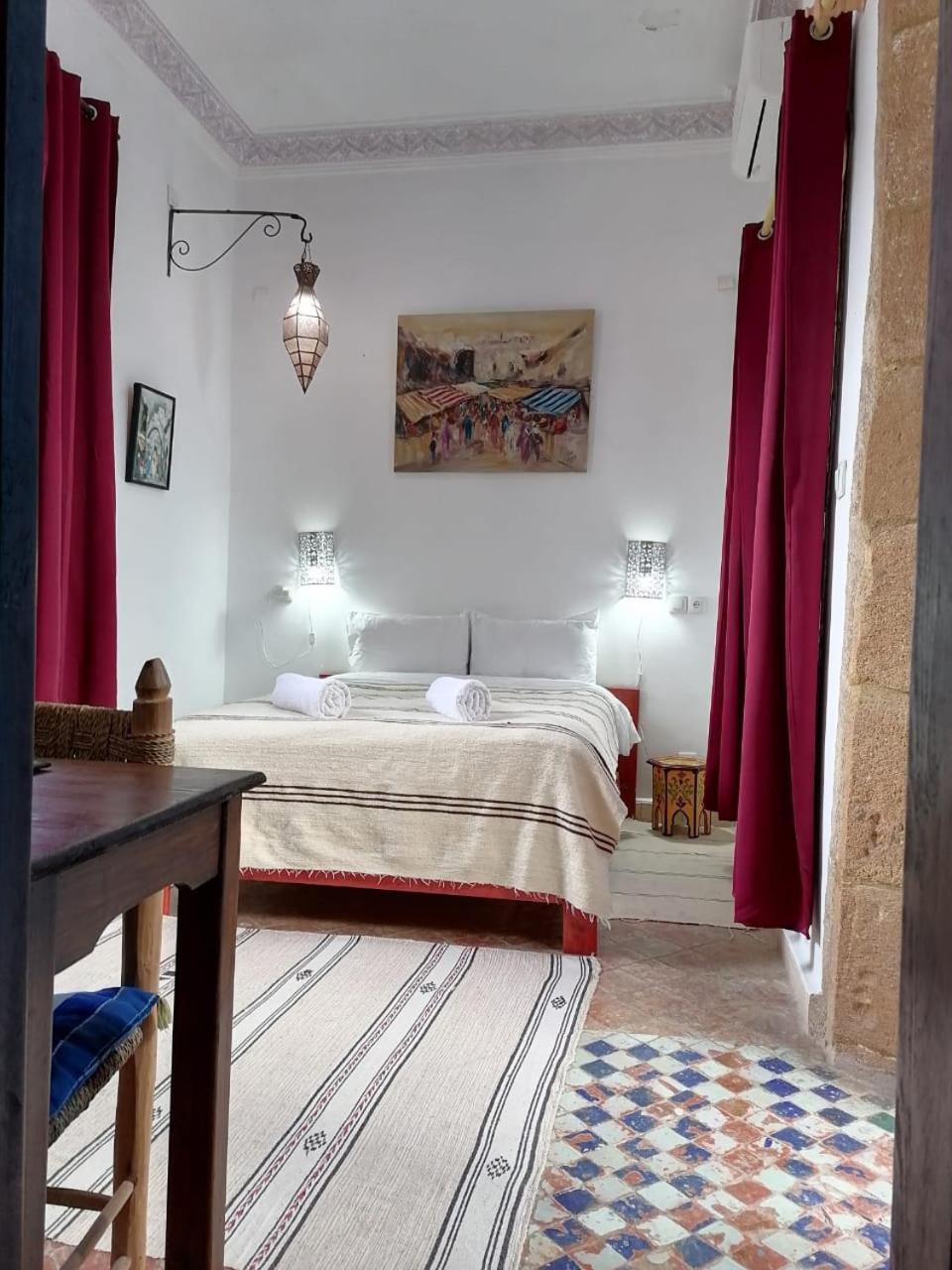 サフィ リヤド ル シュヴァル ブラン Bed & Breakfast エクステリア 写真